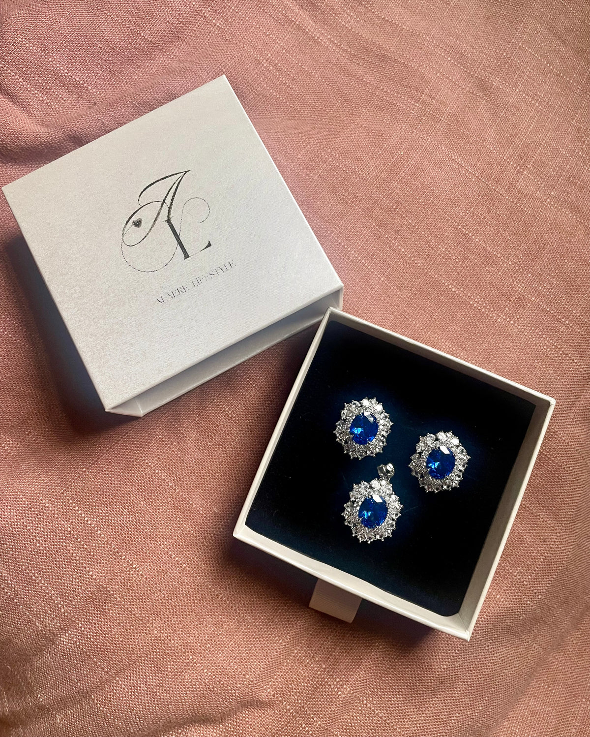 ALAERE Royal Sapphire Halo Pendant Set